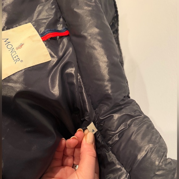Moncler navy puffer Jacket - Picture 4 of 4